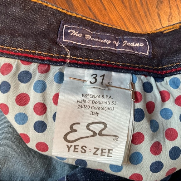 Yes Zee Ladies 31” Cropped Fringed Slim Fit Distressed Blue Jeans Button Closure - Picture 2 of 11